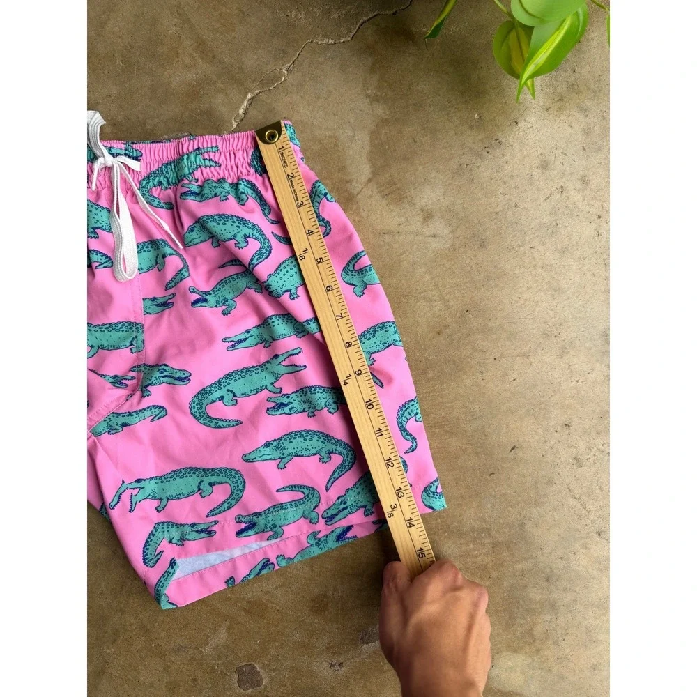 Chubbies Swim Trunks Alligator Print Size Small Pink 5.5